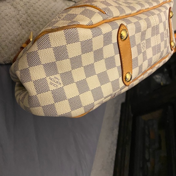 Louis Vuitton Galleria PM - Picture 8 of 16